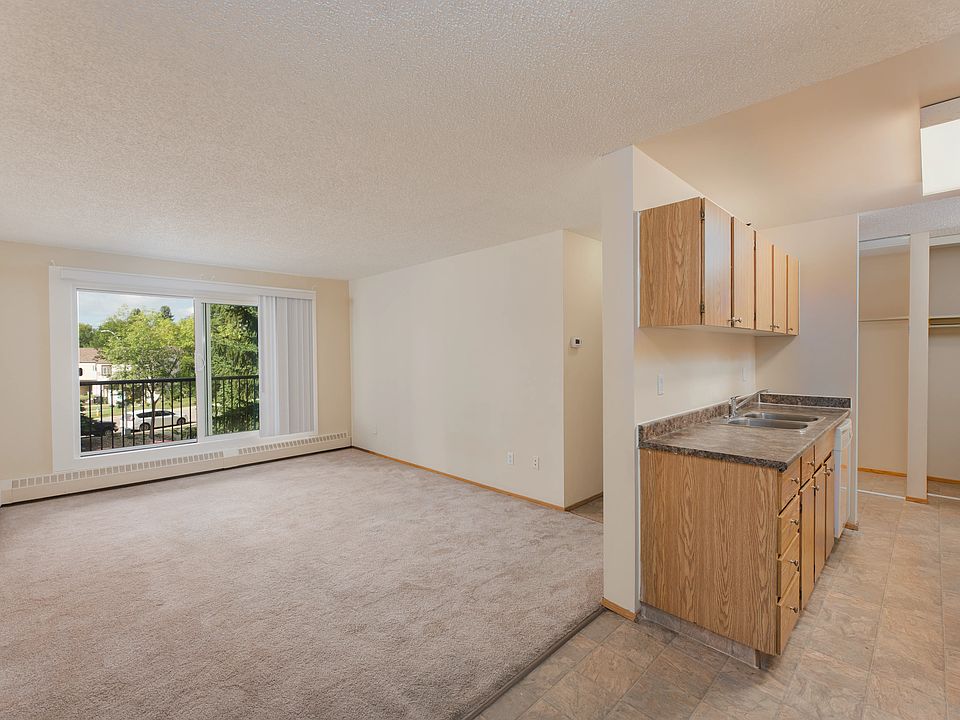 1st image of 35 Homestead Cres NW #122