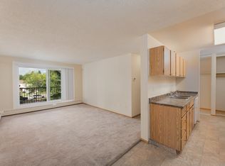 35 Homestead Cres NW #120, Edmonton, AB T5A4P4