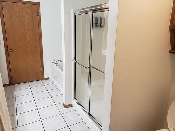 3rd image of 1717 SW 33rd St