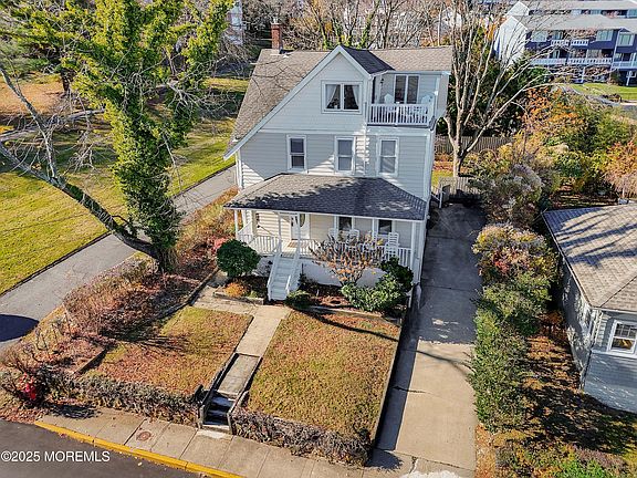 2nd image of 75 Portland Road