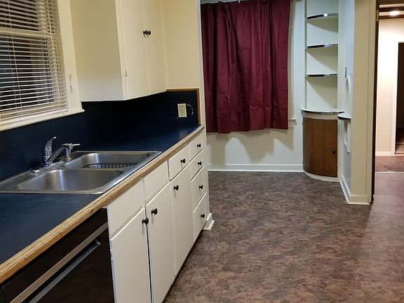 Kitchen has dishwasher and disposal