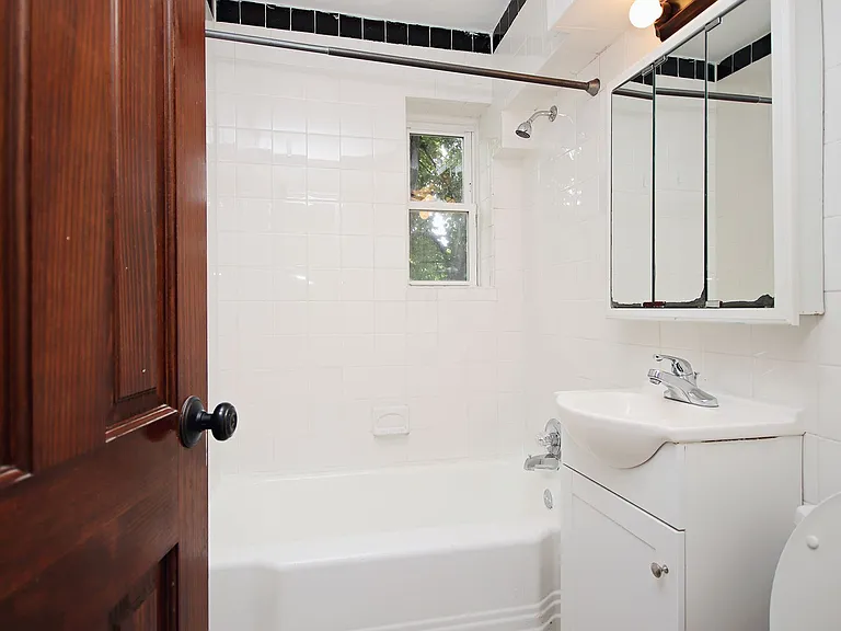 32 University Cir #101 — Photo 15
