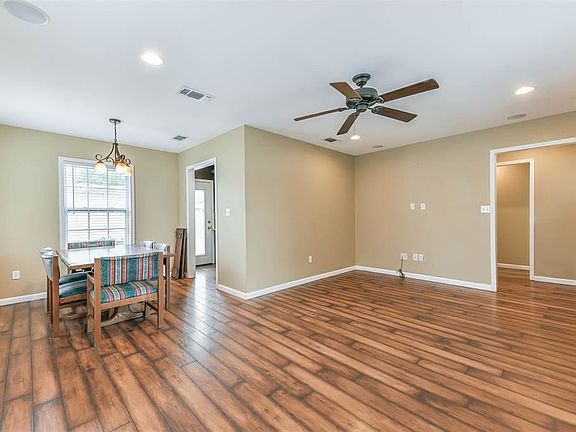 5th image of 102 Trout Ave