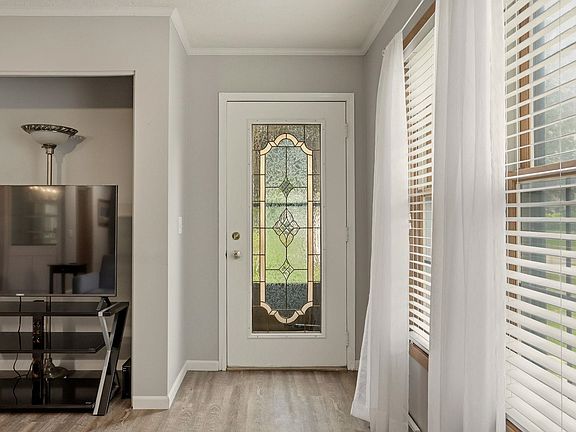 5th image of 449 Zehnder Dr