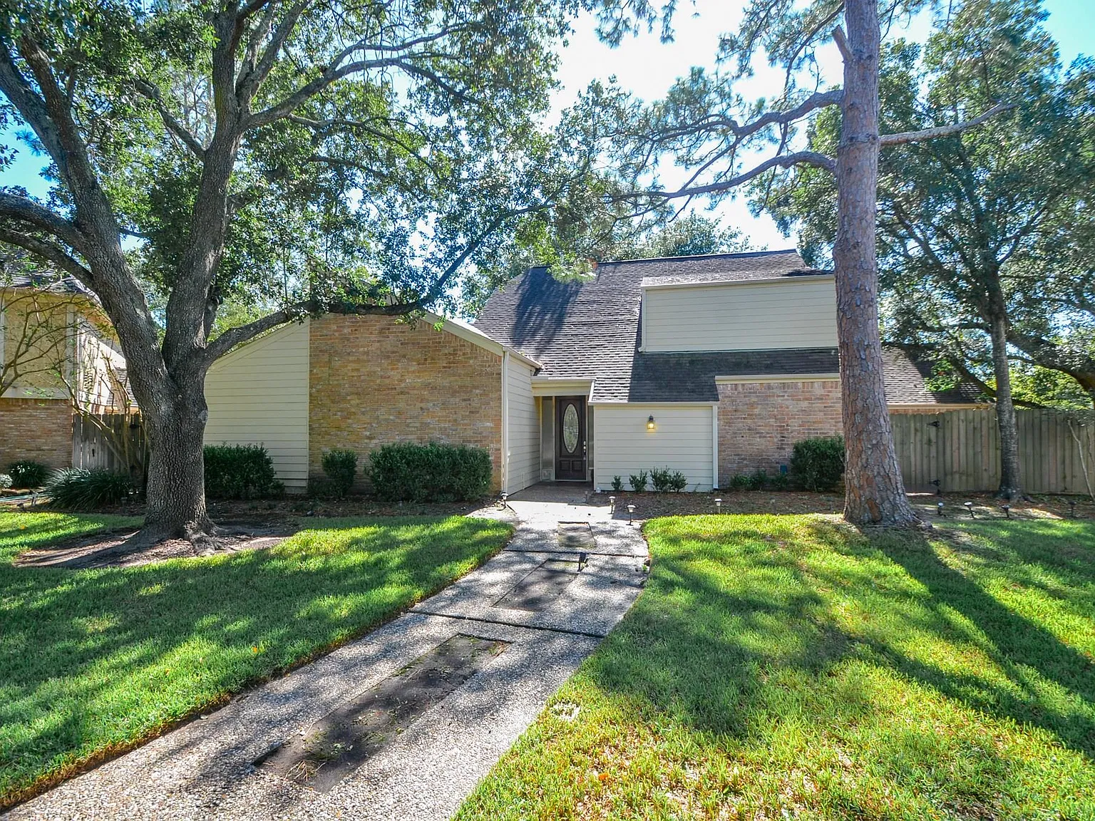 4 bed, 3.0 bath, 2957 sqft, $2,495 — Photo 2