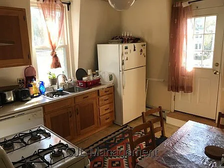 403 Putnam Ave #2 — Photo 2