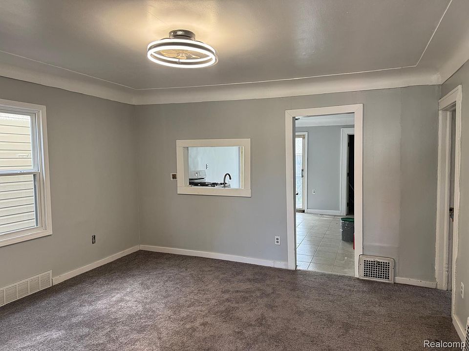1st image of 4336 8th St