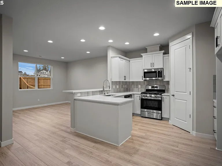 18418 NE 46th Pl — Photo 9