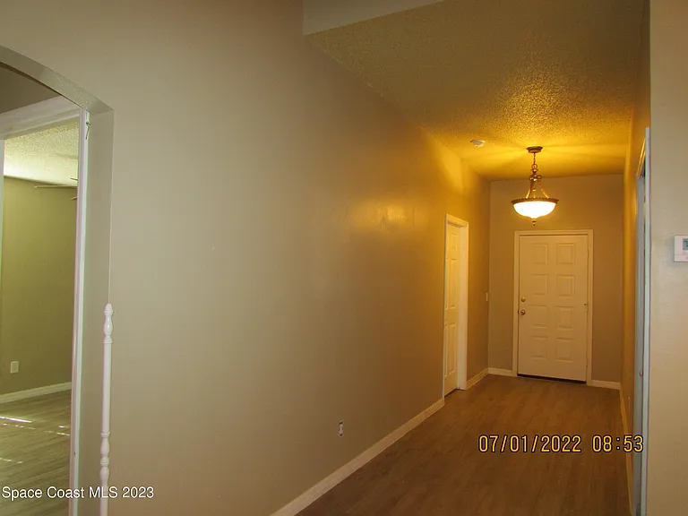 700 Benton Dr — Photo 5