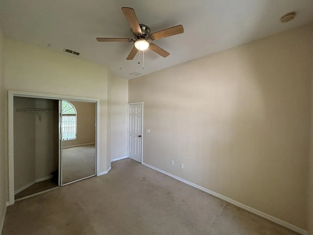 439 Caraway Dr — Photo 3