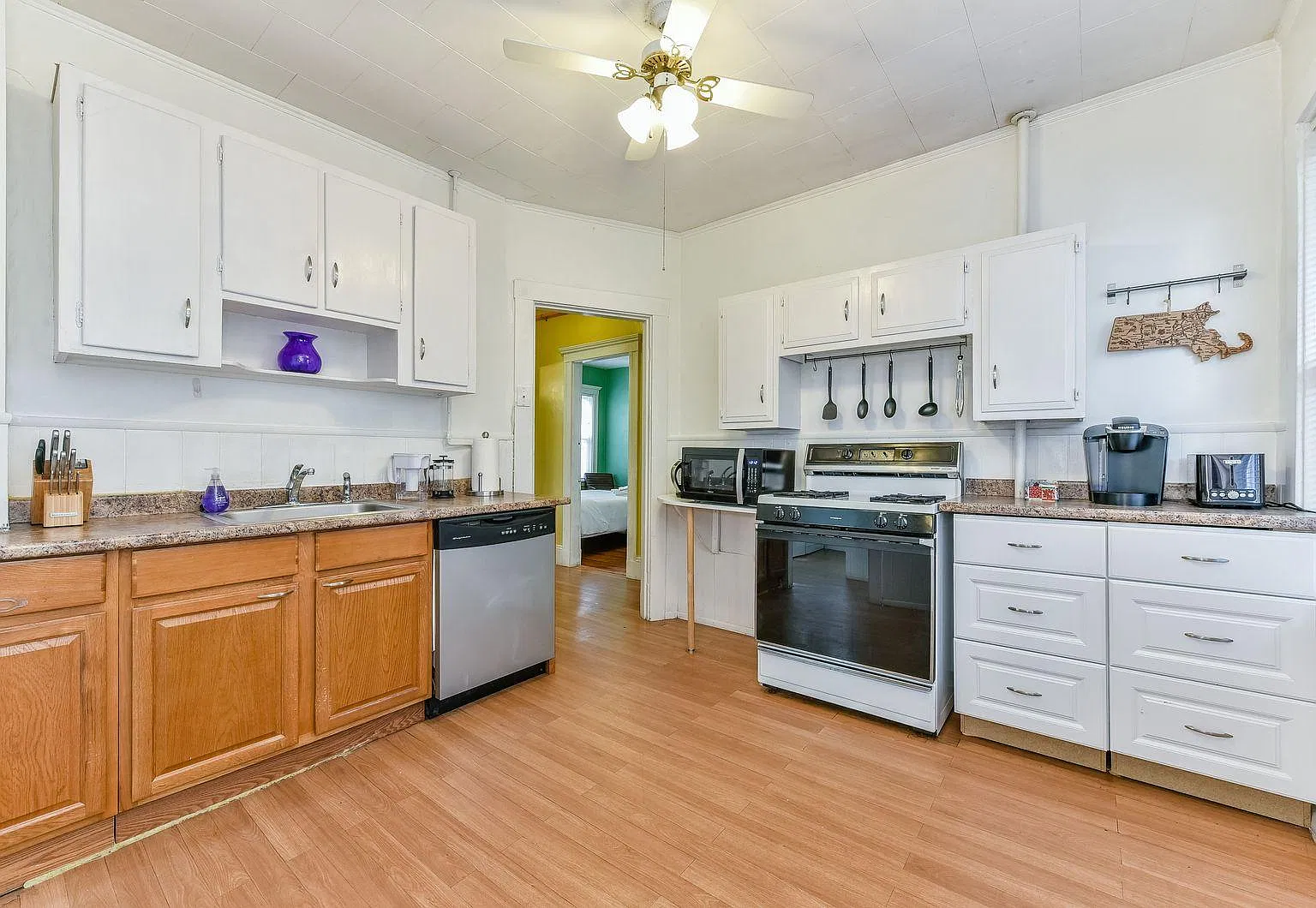 2 bed, 1100 sqft, $2,525 — Photo 3