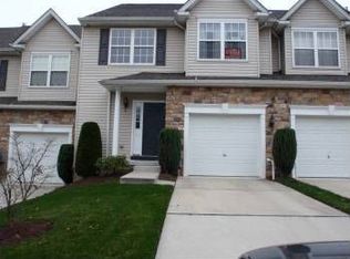118 Hidden Dr, Blackwood, NJ 08012