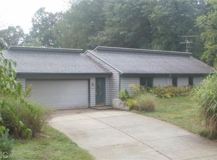 852 Montcalm Ave NE, Lowell, MI 49331