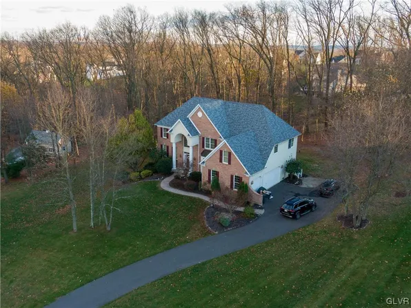 6165 Holly Ct, Coopersburg, PA 18036