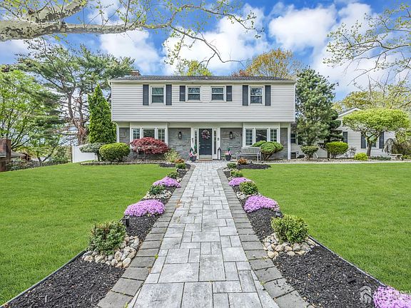 3rd image of 7 Stratford Dr