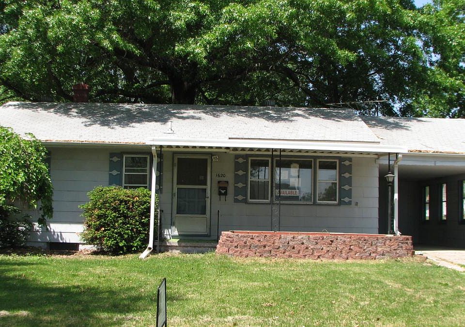 1st image of 1620 N Hocker Ave