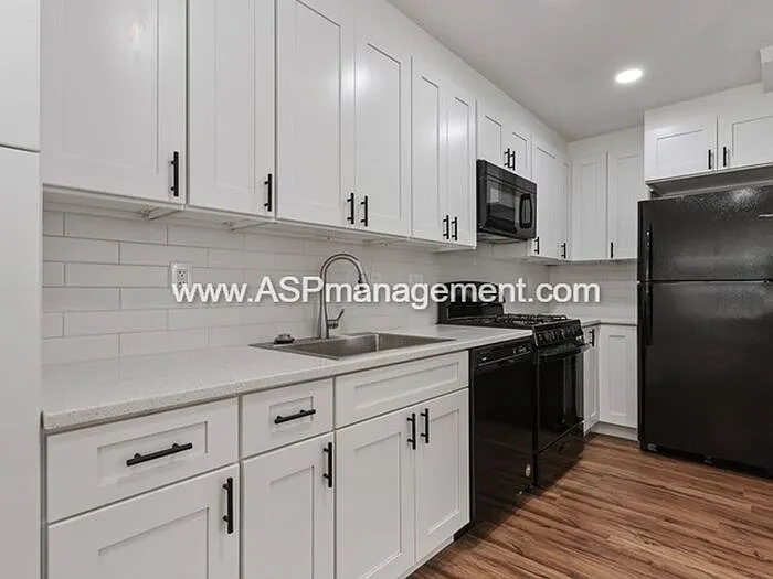 2554 E Park St #B — Photo 9