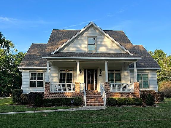 2nd image of 550 Lee Road 640