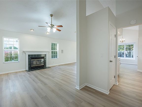 2nd image of 1005 Umbreit Ct