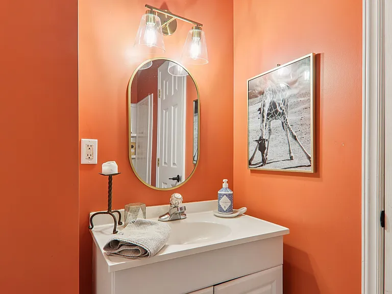 14 Lamplighter Ln — Photo 9