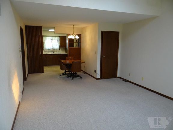 4th image of 1135 6th St SW #2
