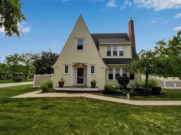 7196 Ward Rd, North Tonawanda, NY 14120