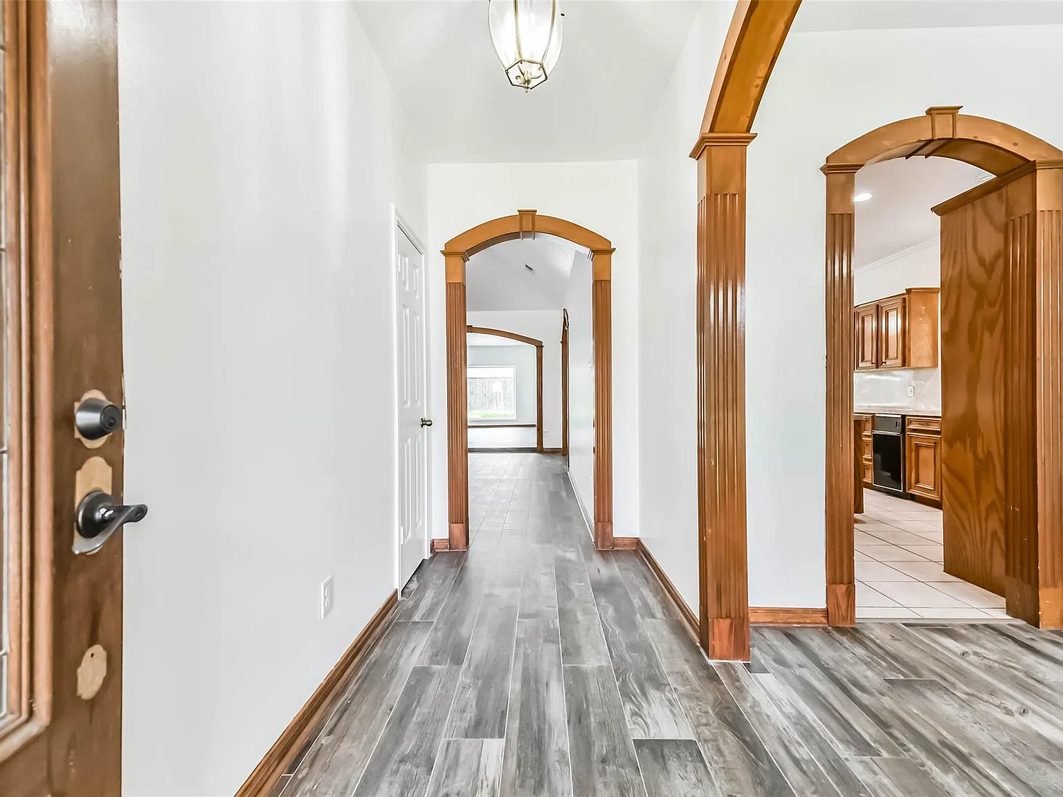 5 bed, 3.5 bath, 3044 sqft, $2,600 — Photo 3