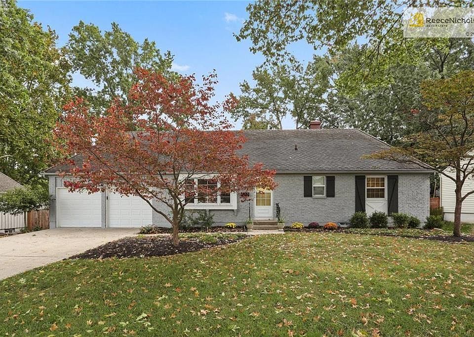 Welcome home! Preinspected by a meticulous homeowner, this home is super clean