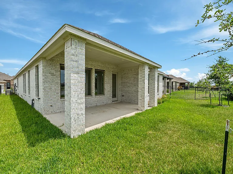 7623 Coral Lake Dr — Photo 31