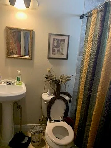 2702 Clover St — Photo 4