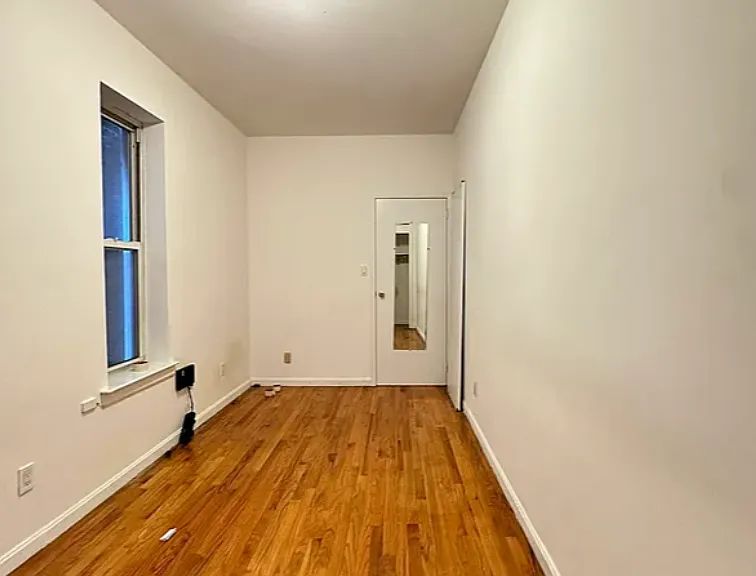 14 Jones St #3B — Photo 9