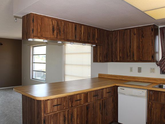 5th image of 2619 Magdalina Dr APT 2B