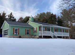 905 Ranch Ln, Villa Ridge, MO 63089