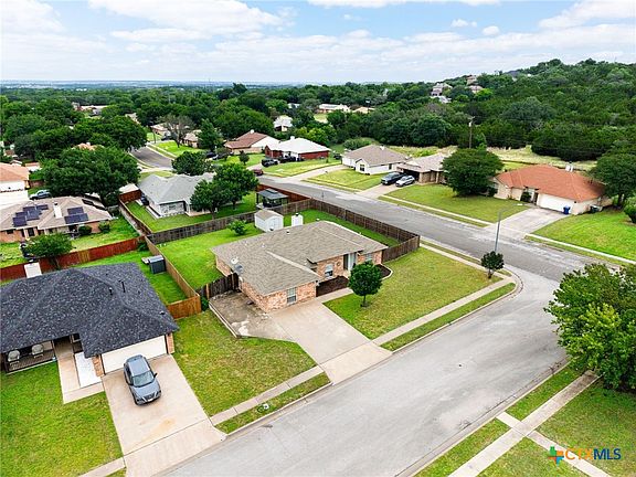 2nd image of 907 Vernon Dr