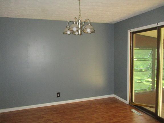 3rd image of 69 Roy Dr