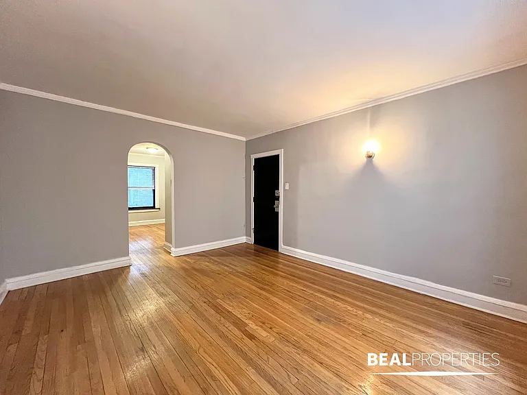2106 W Ainslie St #N2 — Photo 4