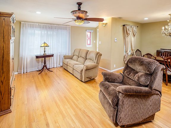 5th image of 3724 55th St