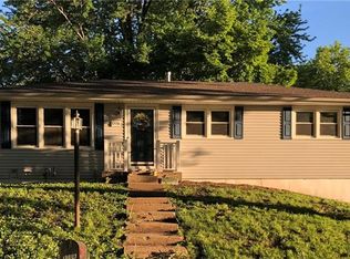 3208 Jennifer Ln, Country Club, MO 64506