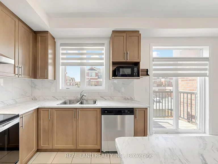 24 Sissons Way — Photo 11
