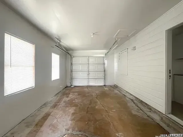 2205 Louise St — Photo 8