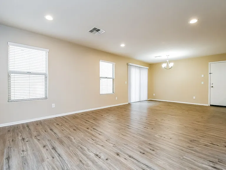 923 S Pheasant Dr — Photo 4