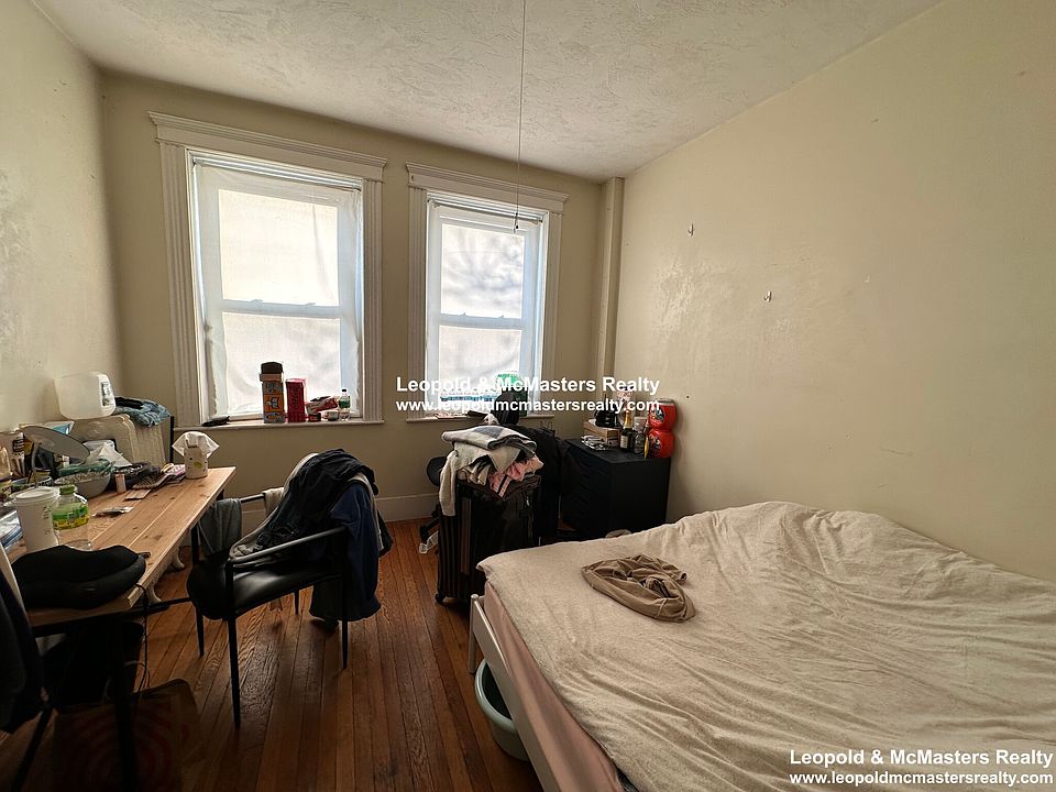 2nd image of 16 Royce Rd #15