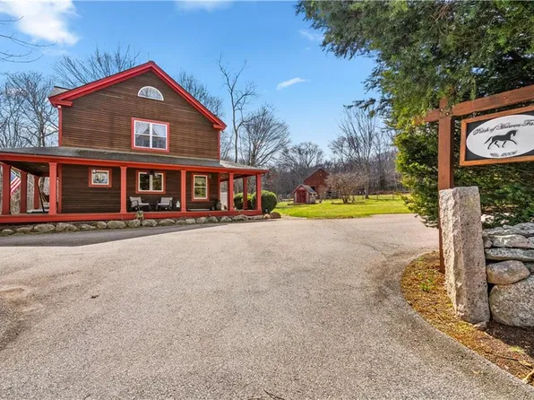 613 Slocum Rd, Saunderstown, RI 02874