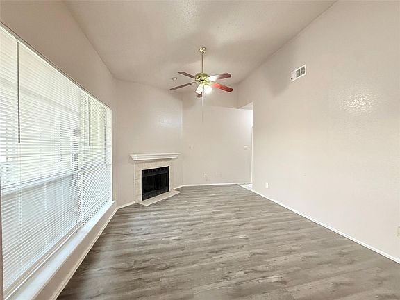 3rd image of 4115 Esters Rd APT 704