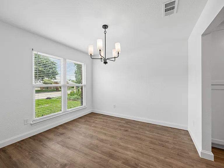 1916 Arbor Creek Dr — Photo 9