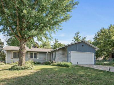 1957 Foxridge Rd, Saint Paul, MN, 55119