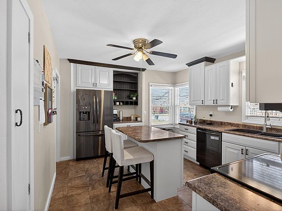 5th image of 210 Ivanhoe Rd