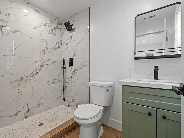 1363 W 35th Pl #1/2 — Photo 11