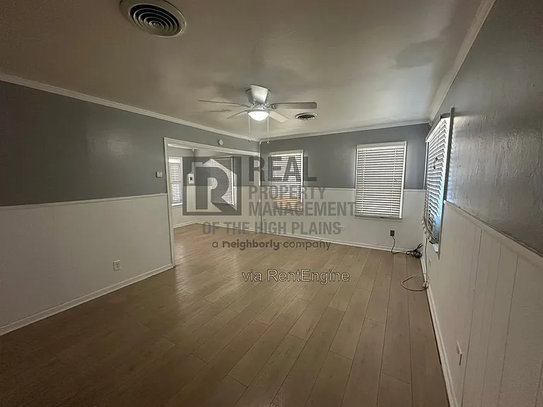 2604 S Pierce St — Photo 2