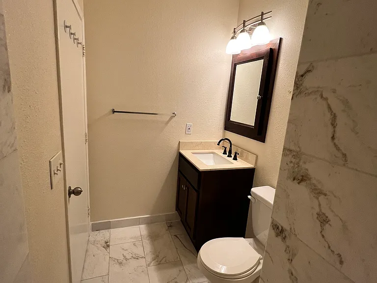 5646 La Mirada Ave #2 — Photo 10